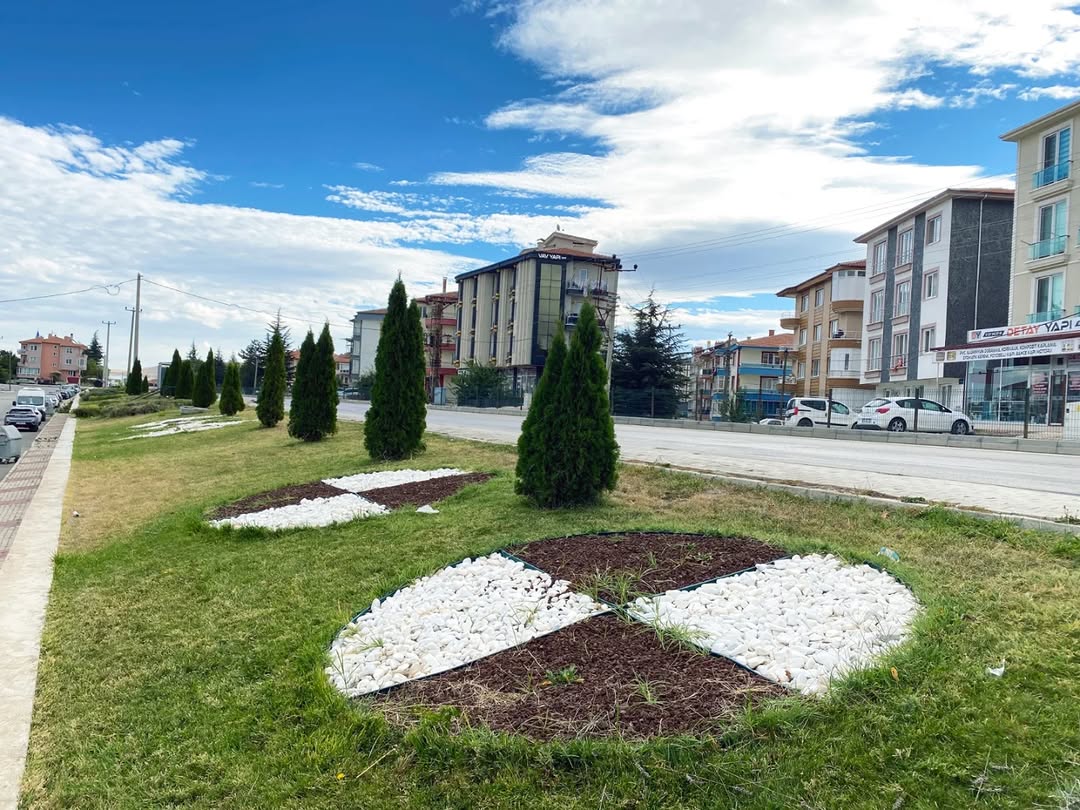 Afyonkarahisar Belediyesi Fatih Mahallesi'nde Peyzaj Çalışmalarına Devam Ediyor