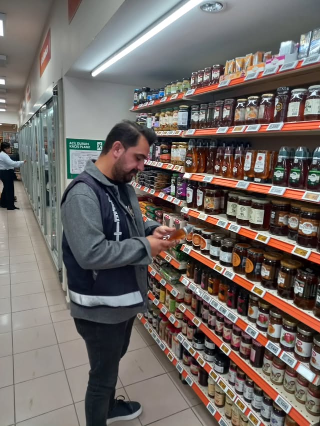 Emirdağ'da Market Denetimi: Zabıta Ekipmanları Harekete Geçti