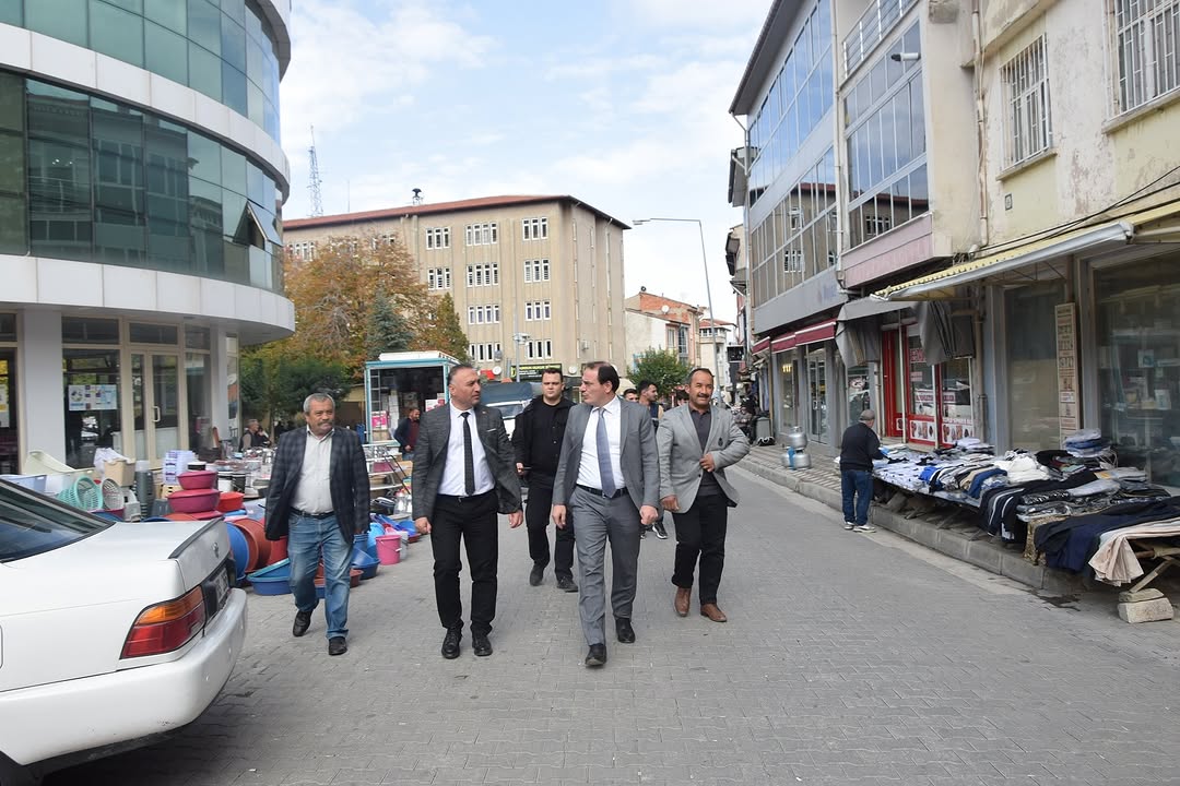 Çay İlçesinde Pazar Yeri Ziyareti: Esnaf ve Vatandaşlarla Buluşma